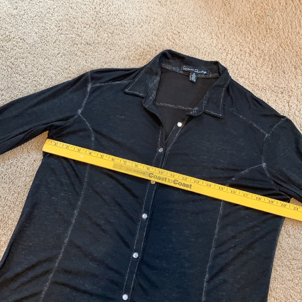5/$25❗️Black Button-Up Shirt - Picture 5 of 12